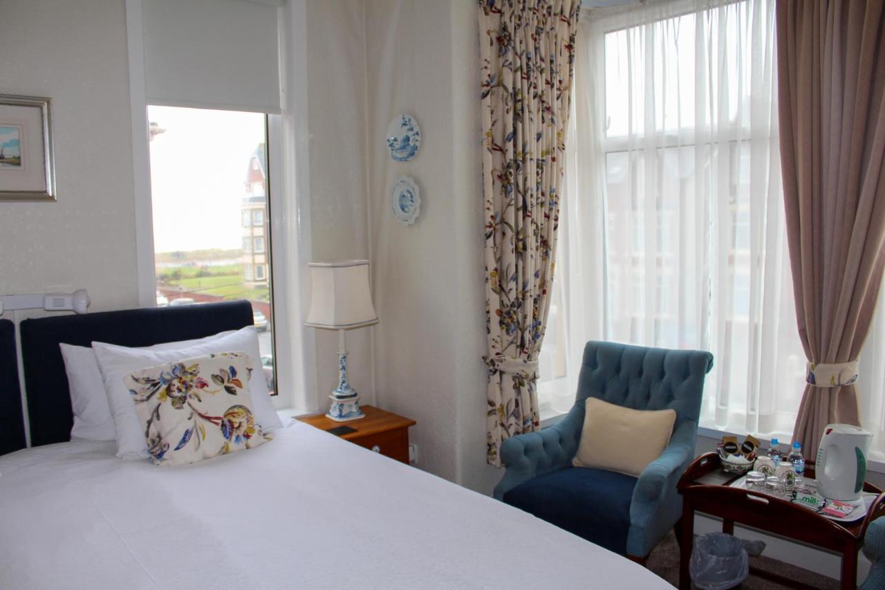 Bed and Breakfast The Gaydon Lytham St Annes Exterior foto