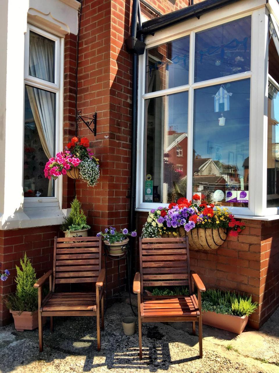 Bed and Breakfast The Gaydon Lytham St Annes Exterior foto